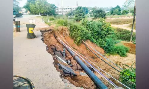 Kerala : पलक्कड़ तज़हम ब्रिज की अप्रोच रोड को टूटे हुए कई महीने हो गए