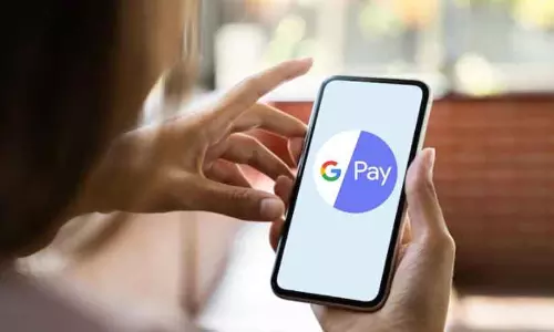 Google Pay से पेमेंट न कर पाने पर महिला को नाइट बस से बाहर निकाल दिया गया Google Pay से पेमेंट न कर पाने पर महिला को नाइट बस से बाहर निकाल दिया गया