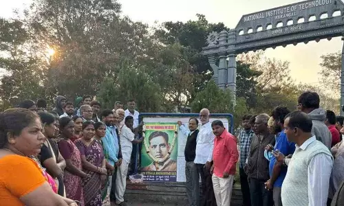 NIT के सामने मधुसूदन राव की कांस्य प्रतिमा लगाई जानी चाहिए: सुंकरी वेणुगोपाल NIT के सामने मधुसूदन राव की कांस्य प्रतिमा लगाई जानी चाहिए: सुंकरी वेणुगोपाल