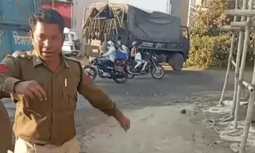 पुलिस वर्दी की गरिमा को शर्मसार करने वाला मामला, पुलिसकर्मी के खिलाफ कानूनी कार्रवाई