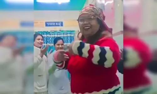 स्वास्थ्य कर्मी डांस में मस्त...विभाग के उड़े होश, जांच की कही बात
