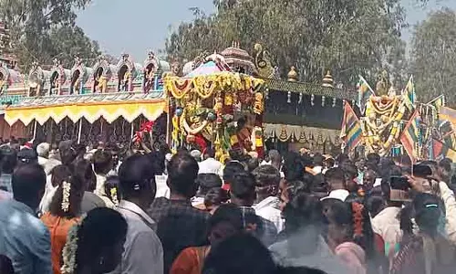 Santhemarahalli : भव्य कस्तूरा बंदी मेले में भक्तों ने अपनी मन्नतें पूरी कीं Santhemarahalli : भव्य कस्तूरा बंदी मेले में भक्तों ने अपनी मन्नतें पूरी कीं