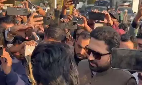 केपी के मुख्यमंत्री सोहेल अफरीदी ने कहा कि PTI सड़क पर प्रदर्शन किए बिना बातचीत नहीं करेगी केपी के मुख्यमंत्री सोहेल अफरीदी ने कहा कि PTI सड़क पर प्रदर्शन किए बिना बातचीत नहीं करेगी