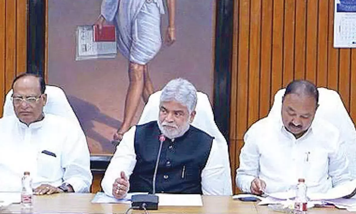 Speaker ने पुलिस से असेंबली और काउंसिल सेशन को सुचारू रूप से चलाने का आग्रह किया Speaker ने पुलिस से असेंबली और काउंसिल सेशन को सुचारू रूप से चलाने का आग्रह किया