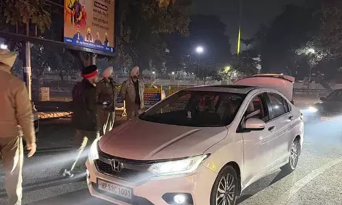 Mohali police ने रात में फेज 3B2 मार्केट में व्यवस्था बनाए रखने के लिए ऑपरेशन चलाया