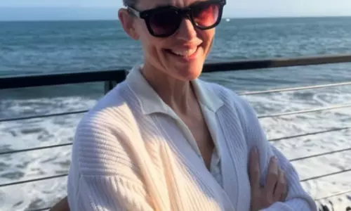 ‘फेल्ट प्रीटी’ ट्रेंड में Jennifer गार्नर की सादगी ने जीता दिल ‘फेल्ट प्रीटी’ ट्रेंड में Jennifer गार्नर की सादगी ने जीता दिल