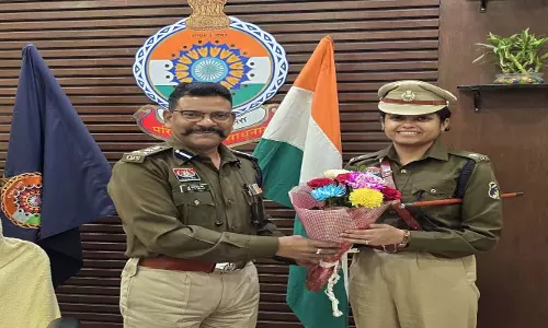 प्रशिक्षु IPS मानसी नानाभाउ साकोरे ने रायपुर में संभाला पदभार, SSP ने किया स्वागत