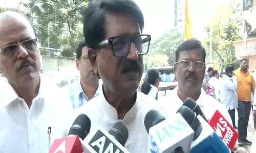 शिवसेना (यूबीटी) MP अरविंद सावंत ने सेंगर की जमानत की आलोचना करते हुए न्याय व्यवस्था पर सवाल उठाए शिवसेना (यूबीटी) MP अरविंद सावंत ने सेंगर की जमानत की आलोचना करते हुए न्याय व्यवस्था पर सवाल उठाए
