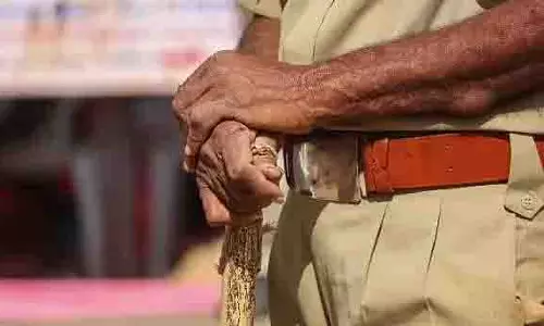 झड़प के बाद Gwalior मीट मार्केट में पुलिस लाइन अटैचमेंट
