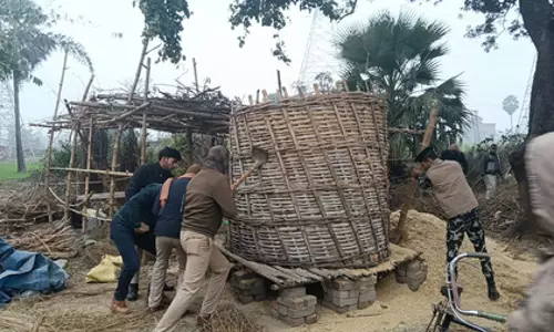 बिहार: पुलिस ने छपरा मंदिर से चोरी हुई अष्टधातु की मूर्तियां बरामद कीं बिहार: पुलिस ने छपरा मंदिर से चोरी हुई अष्टधातु की मूर्तियां बरामद कीं