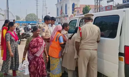 CI राजशेखर रेड्डी ने एक महिला की मदद की जिसने अपना दिमाग खो दिया