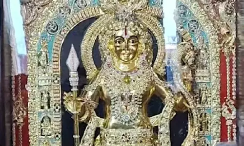 अयोध्या: सोने और हीरे से जड़ी प्रभु श्रीराम की प्रतिमा का अनावरण, भक्तों में खुशी
