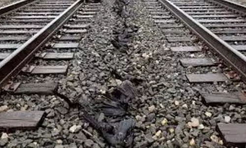 सुनवाई की तारीख पर Bankura में रेलवे ट्रैक पर एक बुजुर्ग का शव मिला सुनवाई की तारीख पर Bankura में रेलवे ट्रैक पर एक बुजुर्ग का शव मिला