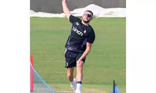 England के तेज गेंदबाज गस एटकिंसन चोट के कारण सिडनी एशेज टेस्ट से हुए बाहर England के तेज गेंदबाज गस एटकिंसन चोट के कारण सिडनी एशेज टेस्ट से हुए बाहर