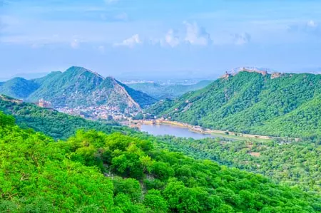 अरावली पहाड़ियों को लेकर सुप्रीम कोर्ट में सुनवाई, कोर्ट ने लिया है स्वतः संज्ञान अरावली पहाड़ियों को लेकर सुप्रीम कोर्ट में सुनवाई, कोर्ट ने लिया है स्वतः संज्ञान