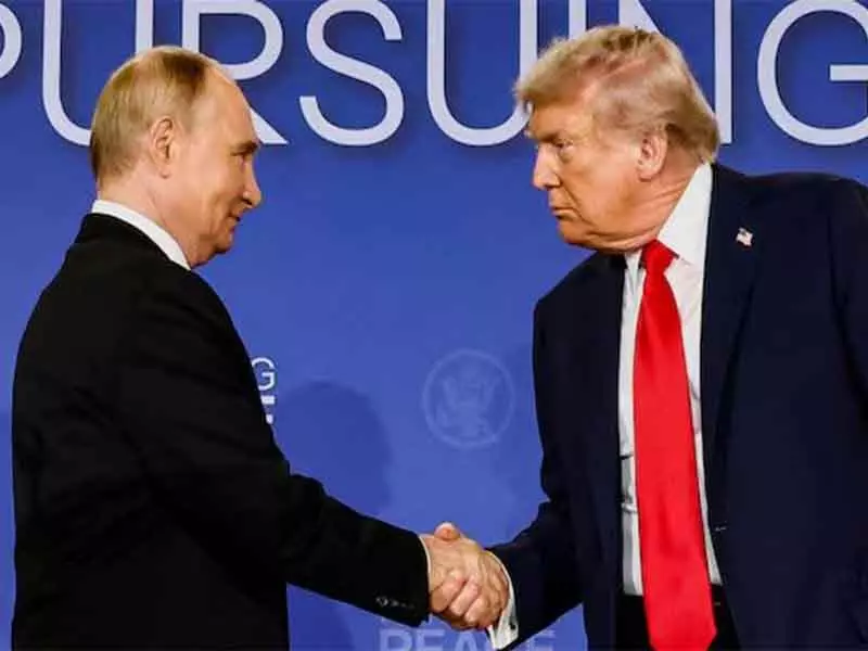 Trump ने पुतिन से बातचीत को बहुत फायदेमंद बताया, ज़ेलेंस्की से मुलाकात से पहले Trump ने पुतिन से बातचीत को बहुत फायदेमंद बताया, ज़ेलेंस्की से मुलाकात से पहले