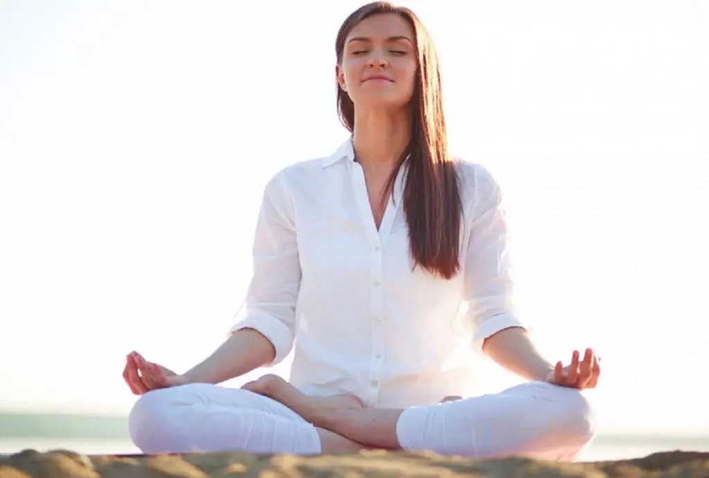 Yoga Tips: थायराइड की समस्या में प्राणायाम के अभ्यास से मिल सकता है लाभ Yoga Tips: थायराइड की समस्या में प्राणायाम के अभ्यास से मिल सकता है लाभ