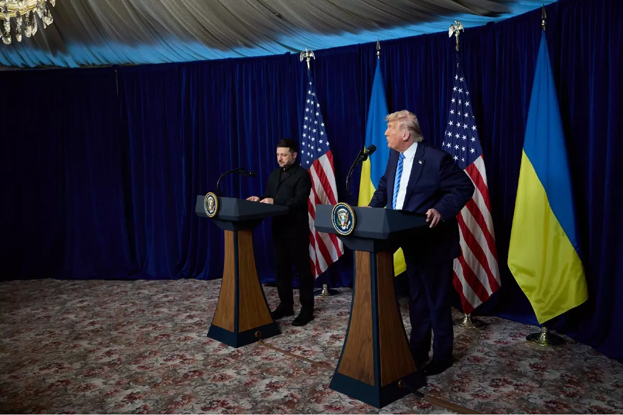Trump : रूस-यूक्रेन संघर्ष खत्म करने की प्रक्रिया अंतिम चरण में Trump : रूस-यूक्रेन संघर्ष खत्म करने की प्रक्रिया अंतिम चरण में