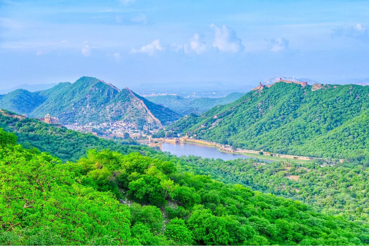 Aravalli की परिभाषा पर सुप्रीम कोर्ट आज अहम स्वप्रेरणा सुनवाई करेगा Aravalli की परिभाषा पर सुप्रीम कोर्ट आज अहम स्वप्रेरणा सुनवाई करेगा