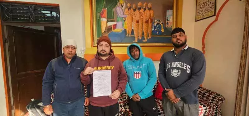 Russian सेना में शामिल होने के बाद 10 भारतीयों की मौत की पुष्टि, 4 अभी भी लापता, भाई की तलाश कर रहे Russian सेना में शामिल होने के बाद 10 भारतीयों की मौत की पुष्टि, 4 अभी भी लापता, भाई की तलाश कर रहे