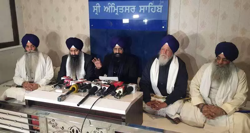 लापता ‘सरूपों’ की SIT जांच, जत्थेदार गरगज ने कहा, सरकार सिख मामलों में दखल दे रही लापता ‘सरूपों’ की SIT जांच, जत्थेदार गरगज ने कहा, सरकार सिख मामलों में दखल दे रही