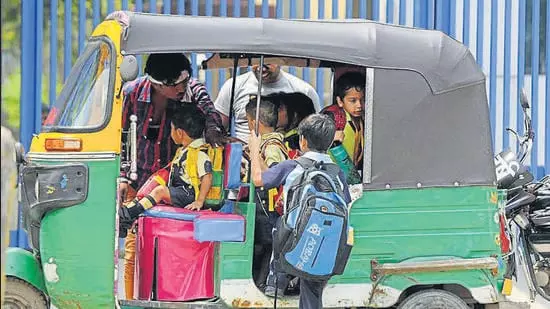 Uttar Pradesh में ठंड के कारण 1 जनवरी तक स्कूल बंद Uttar Pradesh में ठंड के कारण 1 जनवरी तक स्कूल बंद