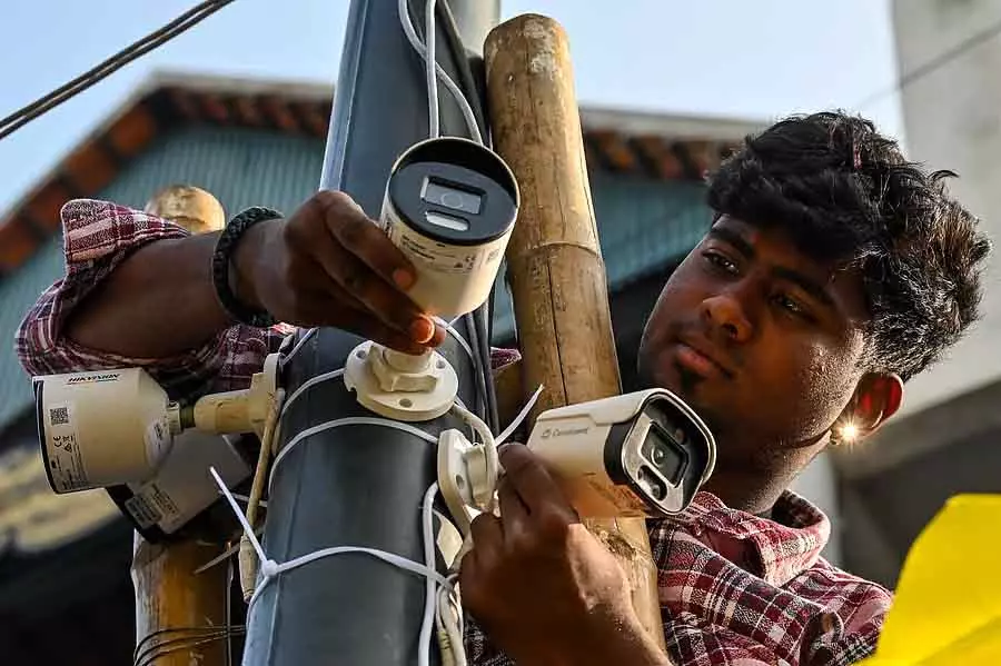 बेंगलुरु में नए साल का जश्न 20 हज़ार पुलिसकर्मियों की तैनाती: Parameshwara बेंगलुरु में नए साल का जश्न 20 हज़ार पुलिसकर्मियों की तैनाती: Parameshwara