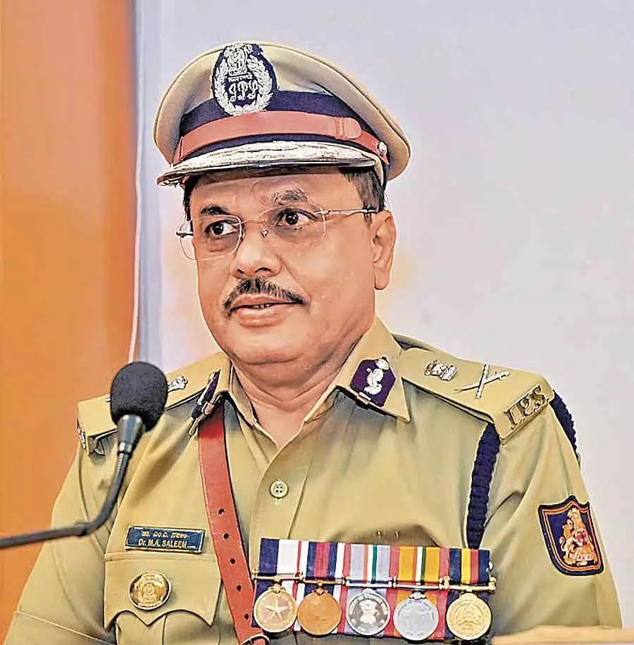 New Year Celebrations : न्यू ईयर सेलिब्रेशन के लिए सेफ्टी गाइडलाइंस ये हैं New Year Celebrations : न्यू ईयर सेलिब्रेशन के लिए सेफ्टी गाइडलाइंस ये हैं