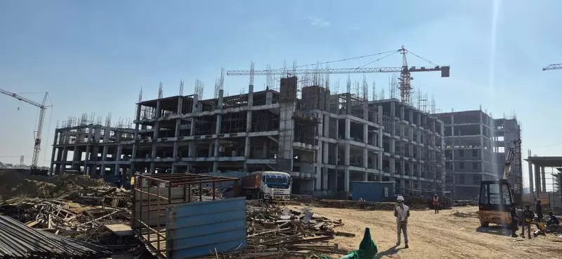 Sirsa में राजनीतिक बेतुकी बातें, नशा और कुछ तालियां Sirsa में राजनीतिक बेतुकी बातें, नशा और कुछ तालियां