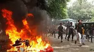 Bangladesh ने हिंदुओं पर हमले को ‘अलग-थलग घटनाएं’ बताया Bangladesh ने हिंदुओं पर हमले को ‘अलग-थलग घटनाएं’ बताया