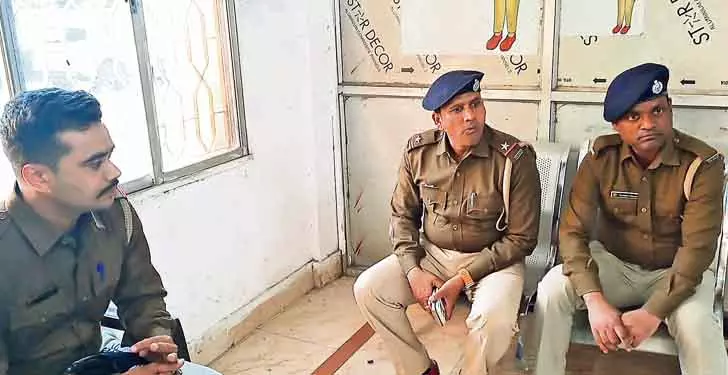 प्रवासी मज़दूर की हत्या की जांच के लिए Bengal police संबलपुर पहुंची प्रवासी मज़दूर की हत्या की जांच के लिए Bengal police संबलपुर पहुंची