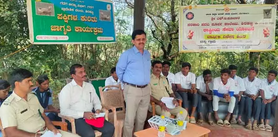 NSS सेवा की भावना पैदा करता है: तहसीलदार के. राघवेंद्र राव NSS सेवा की भावना पैदा करता है: तहसीलदार के. राघवेंद्र राव