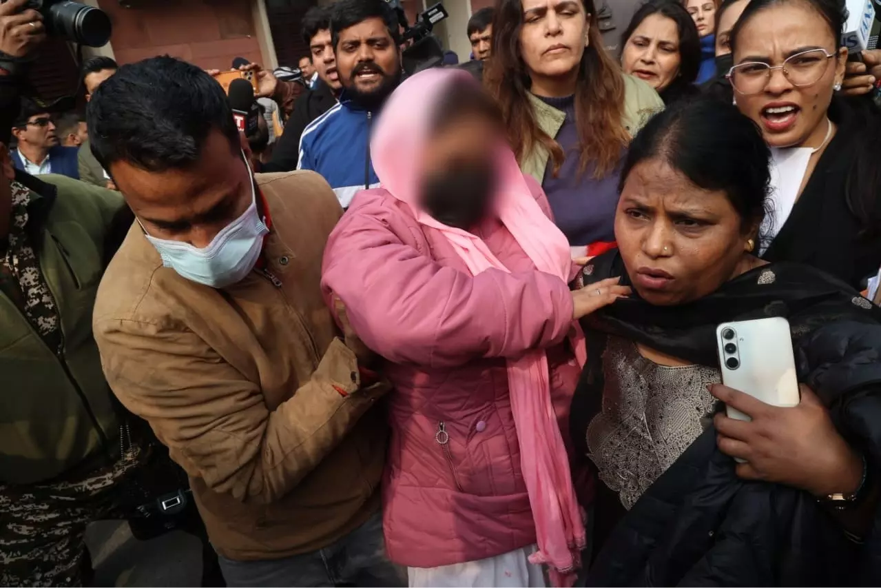 Unnao rape मामले में पीड़िता का सख्त बयान, सेंगर को मौत की सज़ा चाहिए Unnao rape मामले में पीड़िता का सख्त बयान, सेंगर को मौत की सज़ा चाहिए