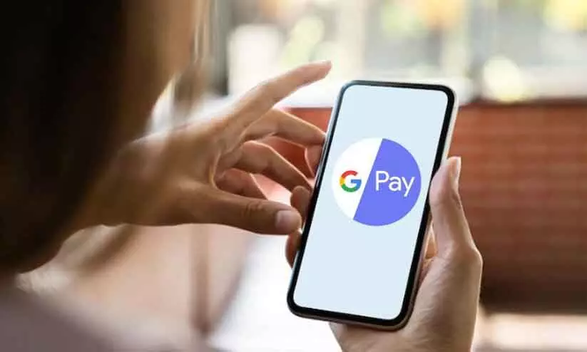 Google Pay से पेमेंट न कर पाने पर महिला को नाइट बस से बाहर निकाल दिया गया Google Pay से पेमेंट न कर पाने पर महिला को नाइट बस से बाहर निकाल दिया गया