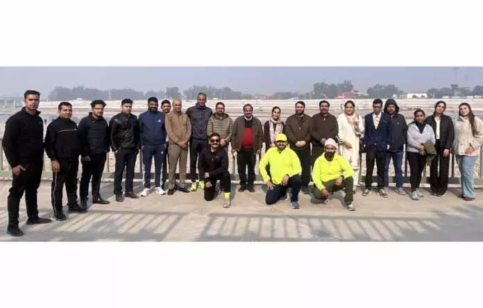 Tawi River Front पर स्टूडेंट वेलनेस के लिए वॉकथॉन का आयोजन किया गया Tawi River Front पर स्टूडेंट वेलनेस के लिए वॉकथॉन का आयोजन किया गया