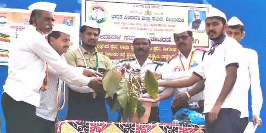 योग से व्यक्तित्व का समग्र विकास होता है: Nagesh Donura योग से व्यक्तित्व का समग्र विकास होता है: Nagesh Donura