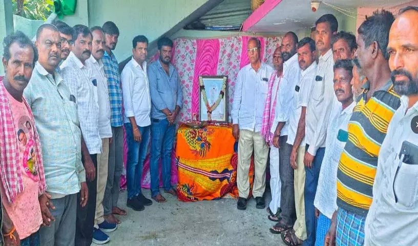 पूर्व MLA गदरी किशोर ने दुखी परिवारों के प्रति संवेदना व्यक्त की पूर्व MLA गदरी किशोर ने दुखी परिवारों के प्रति संवेदना व्यक्त की