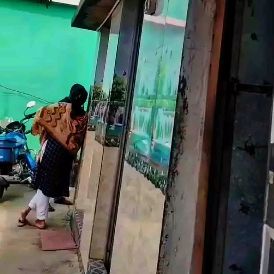 सेक्स रैकेट का भंडाफोड़, हाईवे होटल के मालिक पर कार्रवाई सेक्स रैकेट का भंडाफोड़, हाईवे होटल के मालिक पर कार्रवाई