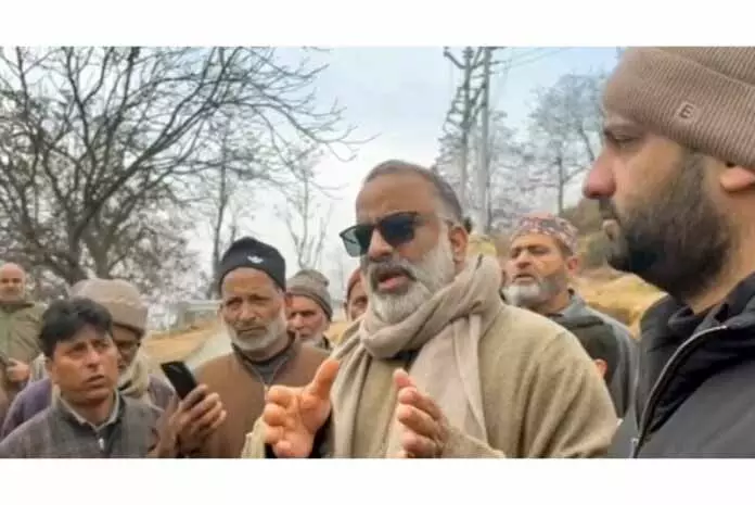 Salman Sagar ने नागबल दारा का दौरा किया, परेशान परिवार को मदद का भरोसा दिया Salman Sagar ने नागबल दारा का दौरा किया, परेशान परिवार को मदद का भरोसा दिया