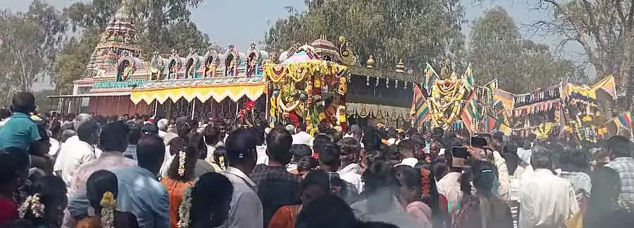 Santhemarahalli : भव्य कस्तूरा बंदी मेले में भक्तों ने अपनी मन्नतें पूरी कीं Santhemarahalli : भव्य कस्तूरा बंदी मेले में भक्तों ने अपनी मन्नतें पूरी कीं