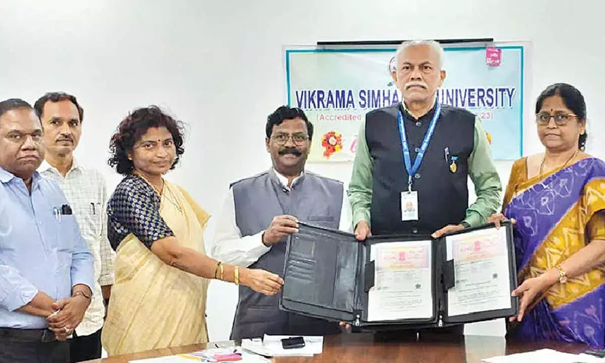 विक्रम सिंहपुरी यूनिवर्सिटी और APUNA, IGO ने MoU साइन किया विक्रम सिंहपुरी यूनिवर्सिटी और APUNA, IGO ने MoU साइन किया