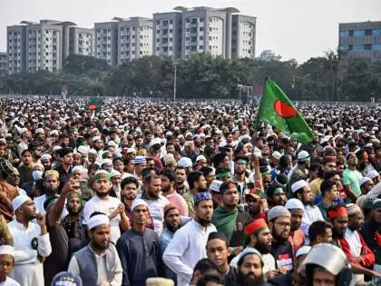 शाहबाग पर इंकलाब मंचो का धरना जारी, हत्याकांड में न्याय की मांग तेज शाहबाग पर इंकलाब मंचो का धरना जारी, हत्याकांड में न्याय की मांग तेज