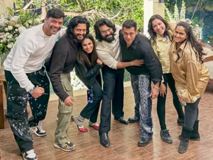 Riteish देशमुख ने सलमान खान के 60वें जन्मदिन की अनदेखी तस्वीर शेयर की Riteish देशमुख ने सलमान खान के 60वें जन्मदिन की अनदेखी तस्वीर शेयर की