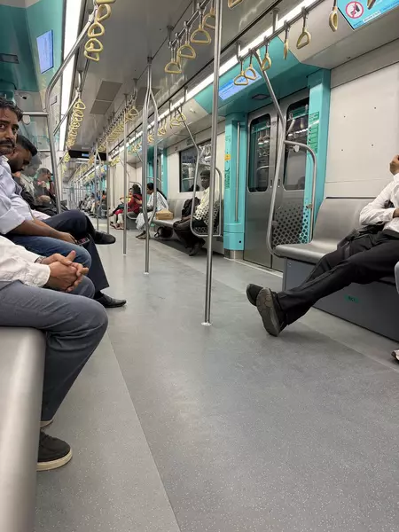 नए साल के जश्न में सफर की चिंता खत्म, मुंबई में 24 घंटे चलेगी मेट्रो नए साल के जश्न में सफर की चिंता खत्म, मुंबई में 24 घंटे चलेगी मेट्रो