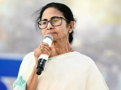 TMC ने ECI से बुजुर्ग और बीमार मतदाताओं के लिए कार्रवाई की मांग की TMC ने ECI से बुजुर्ग और बीमार मतदाताओं के लिए कार्रवाई की मांग की