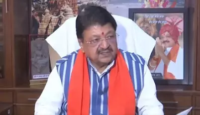 कैलाश विजयवर्गीय ने आरएसएस की प्रशंसा करने पर दिग्विजय सिंह को साहसी बताया कैलाश विजयवर्गीय ने आरएसएस की प्रशंसा करने पर दिग्विजय सिंह को साहसी बताया