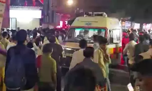 रिवर्स लेते समय बस ड्राइवर की बड़ी लापरवाही, चपेट में आने से 4 लोगों की मौत
