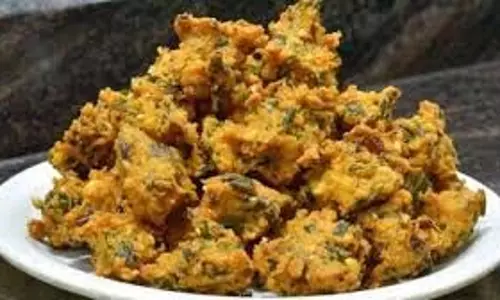Crispy Spring Onion Pakora : सर्दियों के लिए खास कुरकुरे हरे प्याज के पकौड़े Crispy Spring Onion Pakora : सर्दियों के लिए खास कुरकुरे हरे प्याज के पकौड़े