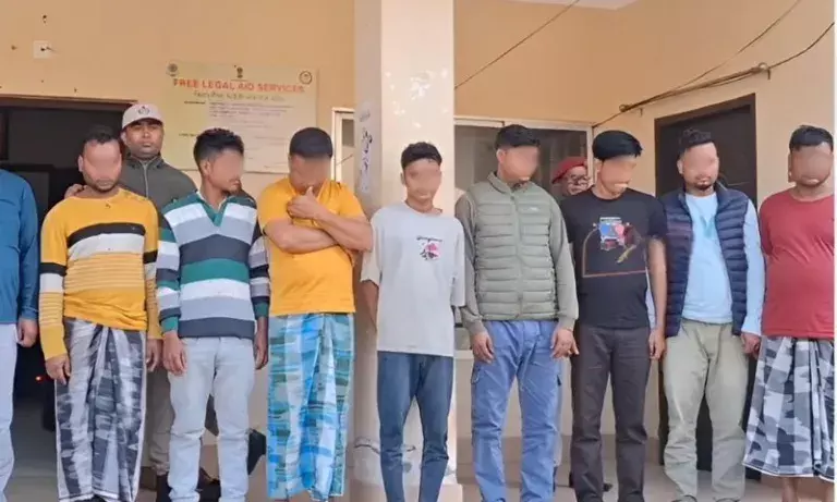 Assam: लखीमपुर में सोशल मीडिया मामले में 10 लोग गिरफ्तार Assam: लखीमपुर में सोशल मीडिया मामले में 10 लोग गिरफ्तार