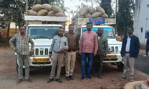 किसान के टोकन पर धान खपाते पकड़ाया व्यापारी किसान के टोकन पर धान खपाते पकड़ाया व्यापारी